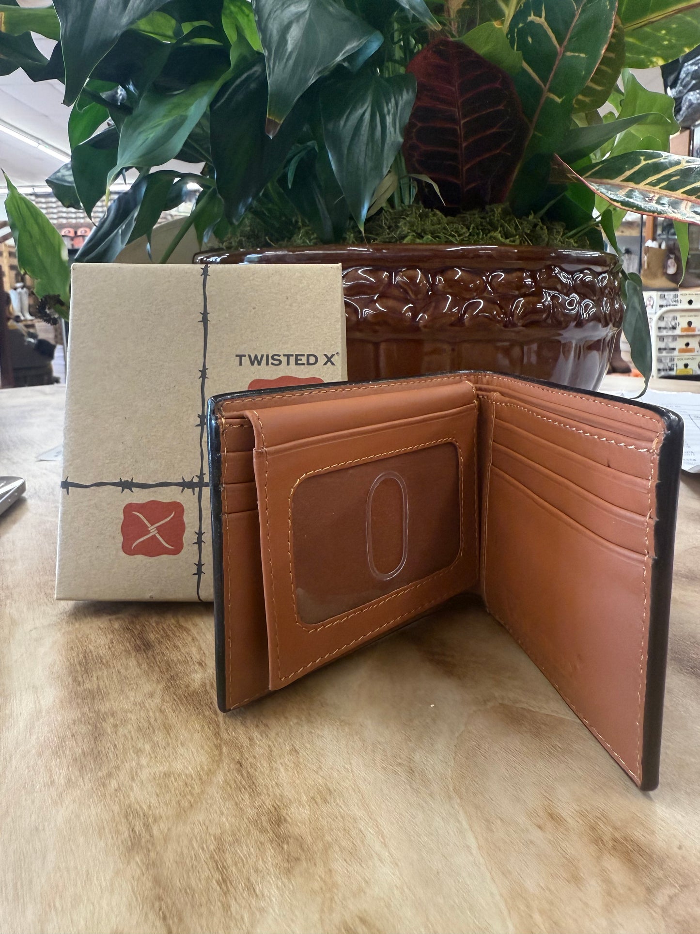 Twisted X Bi Fold Wallet W/Carving Filigree Cut Hair On Inlay & TT Finish