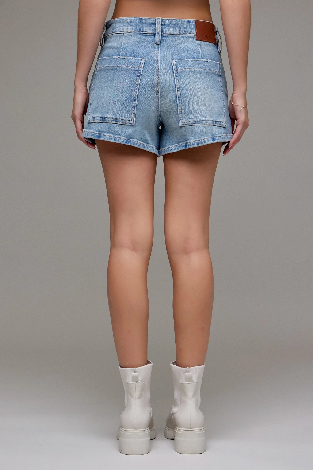 Hidden Finn Medium Light High Rise Stretch Shorts HD4365-ML