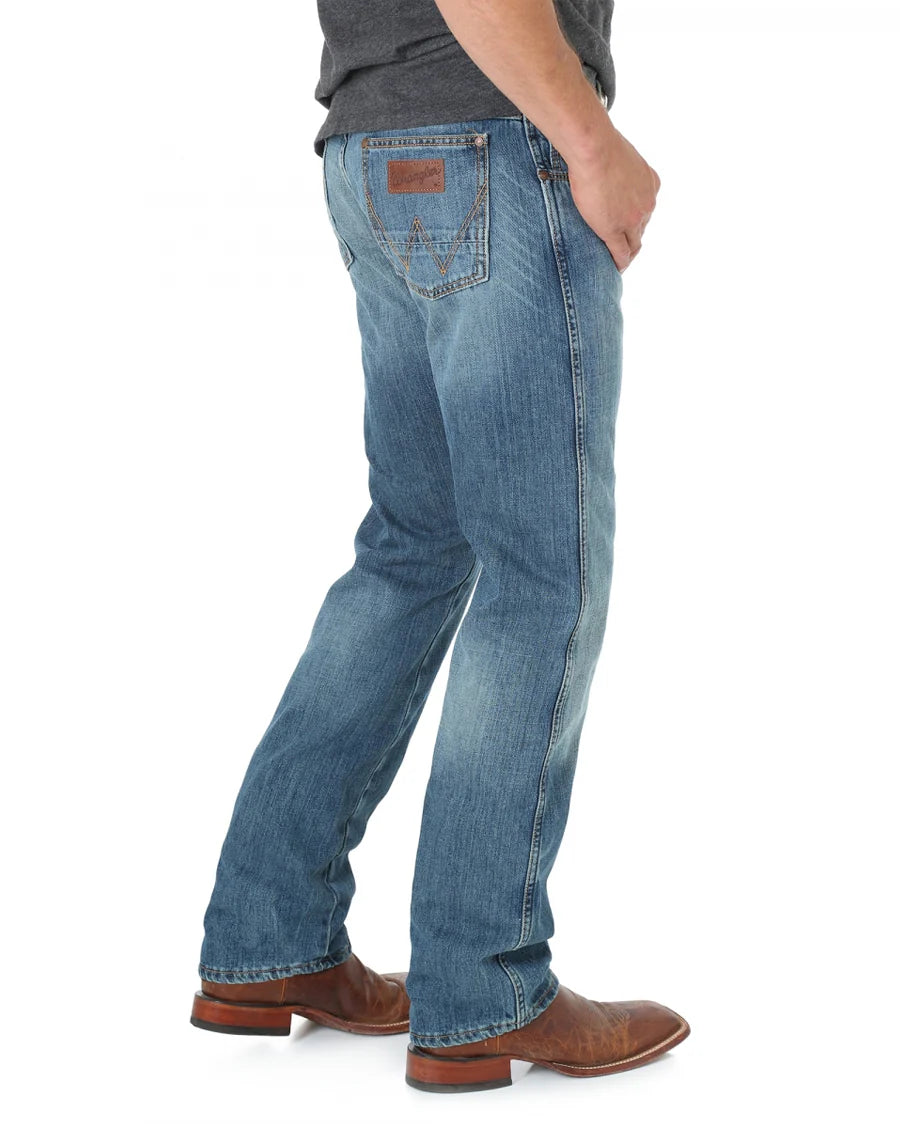 Wrangler Men’s Retro Slim Fit Straight Leg Jeans
