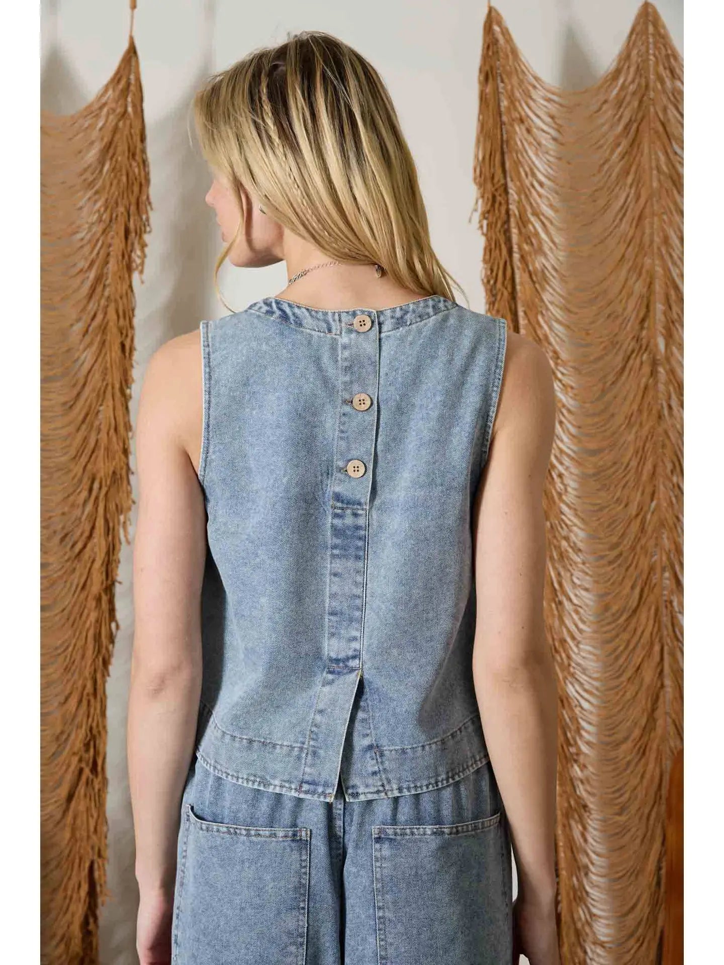 J.O.A Women’s Washed Denim Back Button Sleeveless Top J6SX1023-T