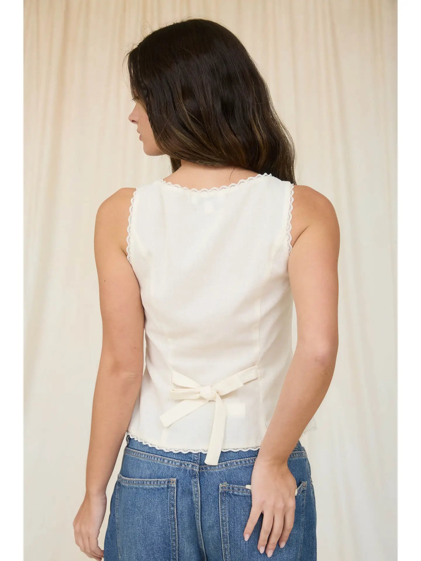 Women’s Scallop Lace Trim Button Down Sleeveless Vest Top