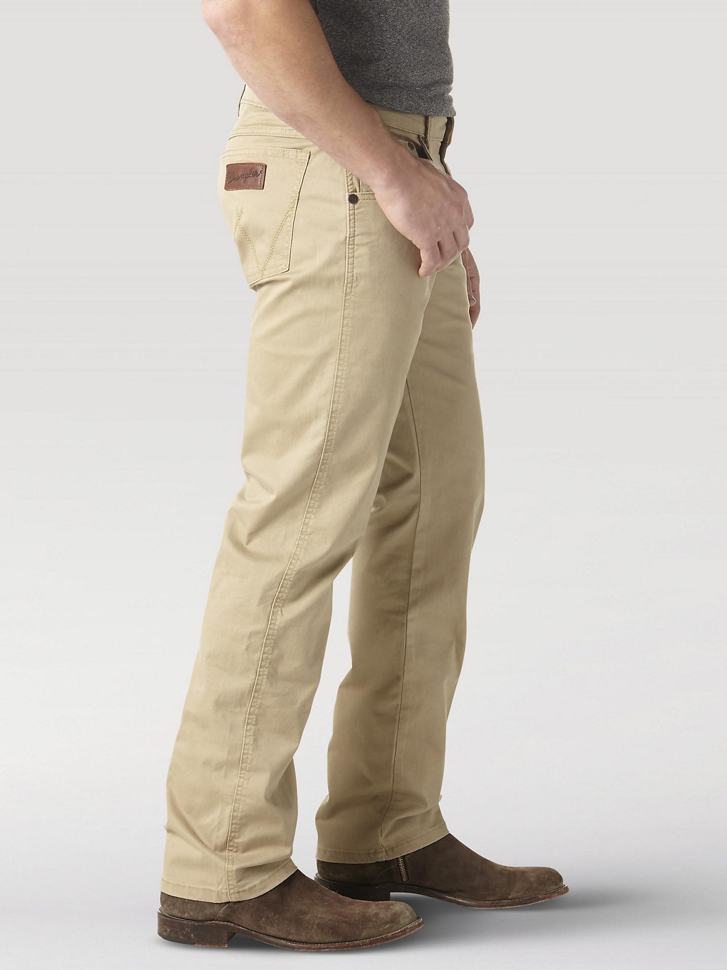Wranglers Men’s Retro Slim Fit Straight Leg Pants 1088MWZFN