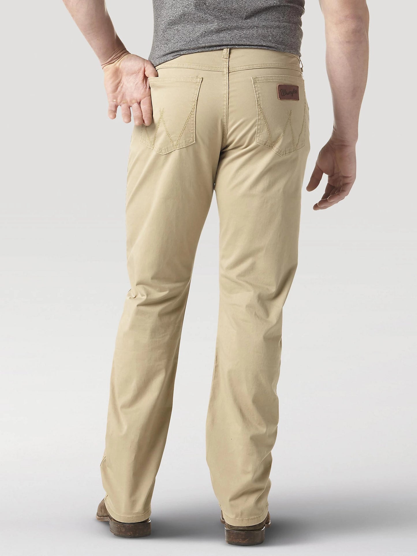 Wranglers Men’s Retro Slim Fit Straight Leg Pants 1088MWZFN