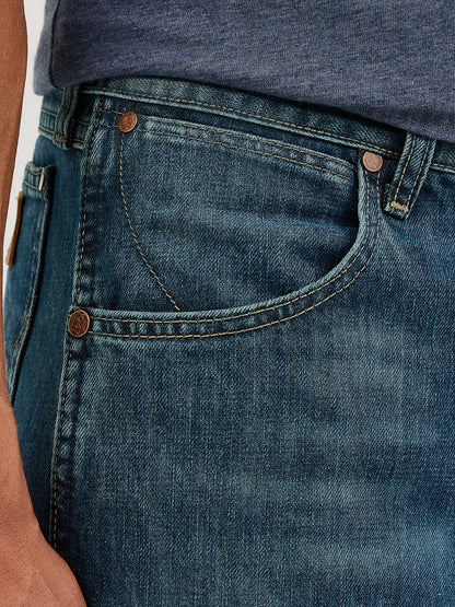 Wrangler Men’s Retro Slim Fit Bootcut Jean 77MWZRW