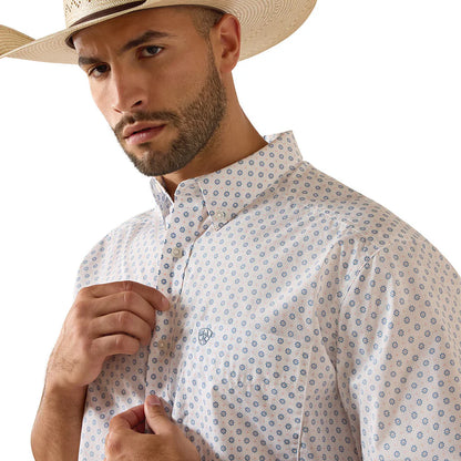 Ariat Men's Tenzin White Medallion Print SS Shirt 10071733