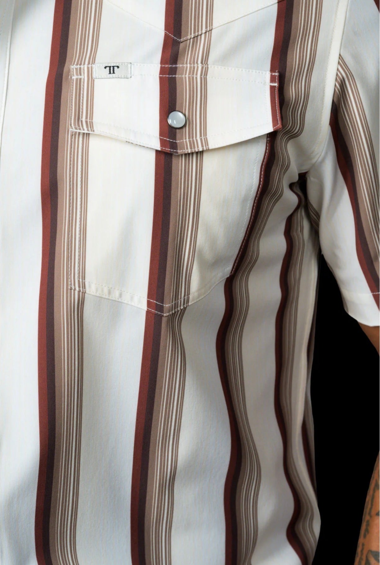 The Tristan In Brown Short Sleeve Snap FPS1026049