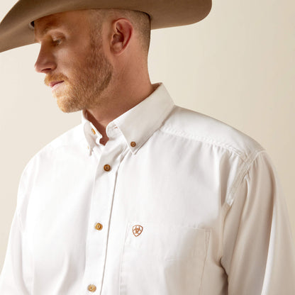 Ariat Men’s Solid Twill Classic Fit Shirt 10000503