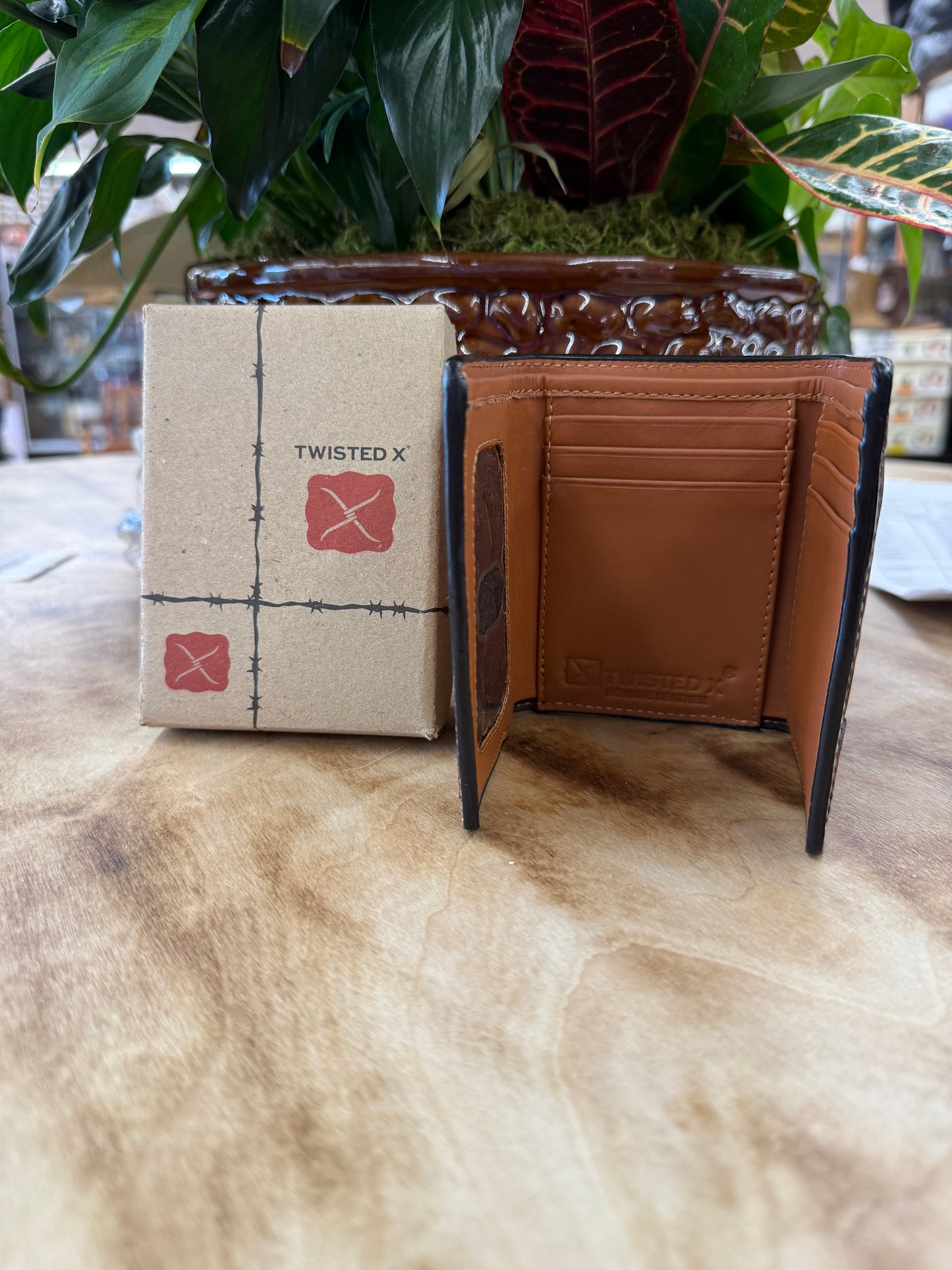 Twisted X Tri Fold Wallet W/Carving Filigree Cut Hair On Inlay & TT Finish