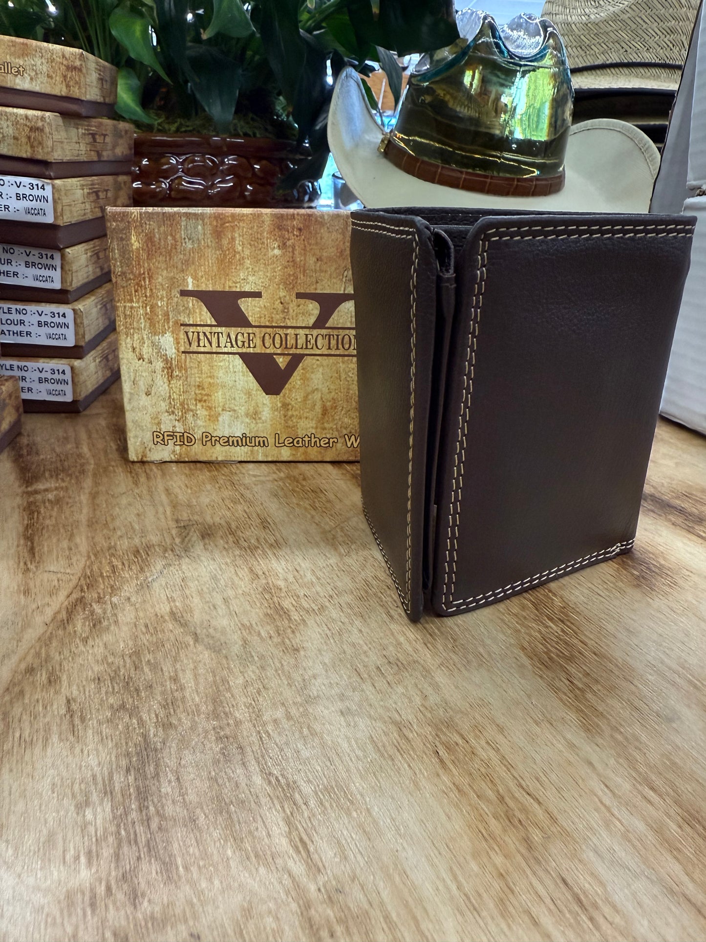 Vintage Collection Cartera Cafe De 3 Dobleces Con Cierre