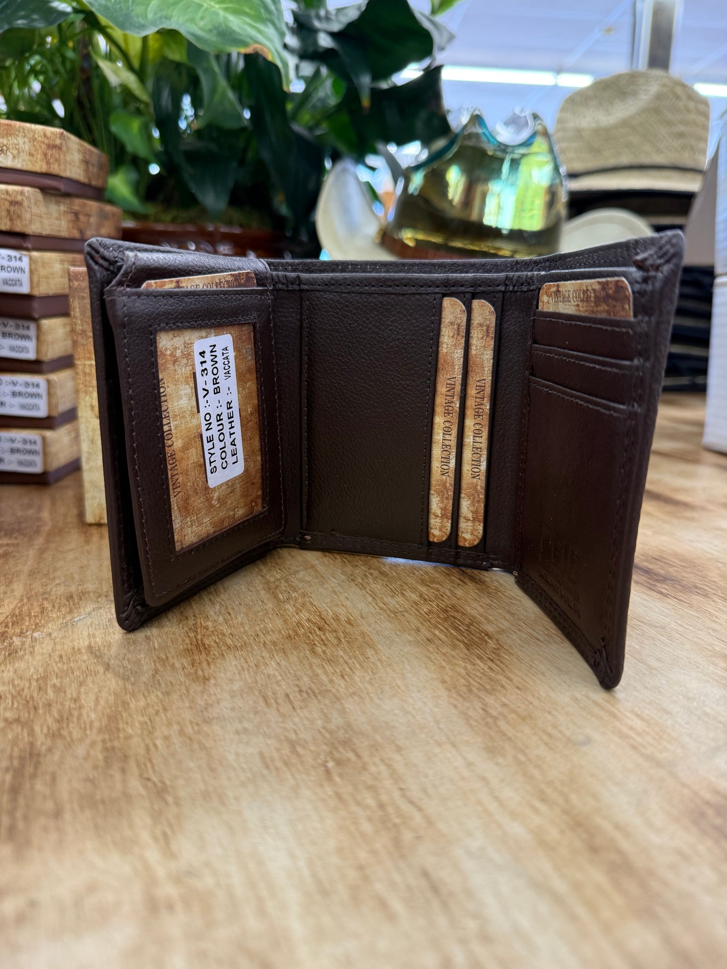 Vintage Collection Cartera Cafe De 3 Dobleces Con Cierre