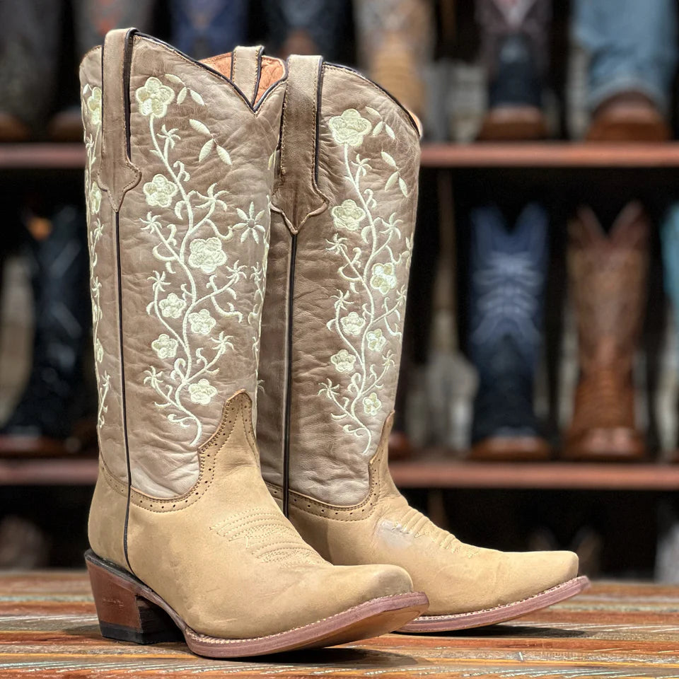 Tanner Mark Women’s Vintage Tan with Embroidered Daisy Pattern