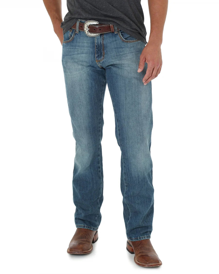 Wrangler Men’s Retro Slim Fit Straight Leg Jeans