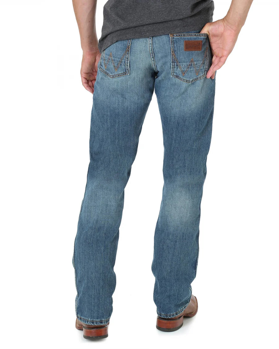 Wrangler Men’s Retro Slim Fit Straight Leg Jeans