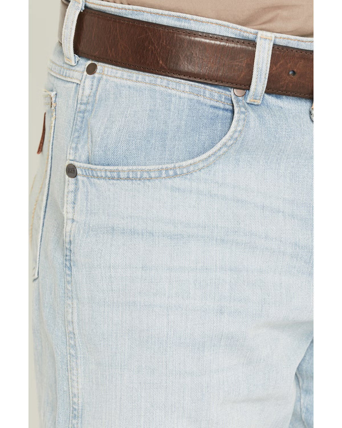 Wrangler Men’s Light Wash Retro Relaxed Fit Bootcut Jean 112367676