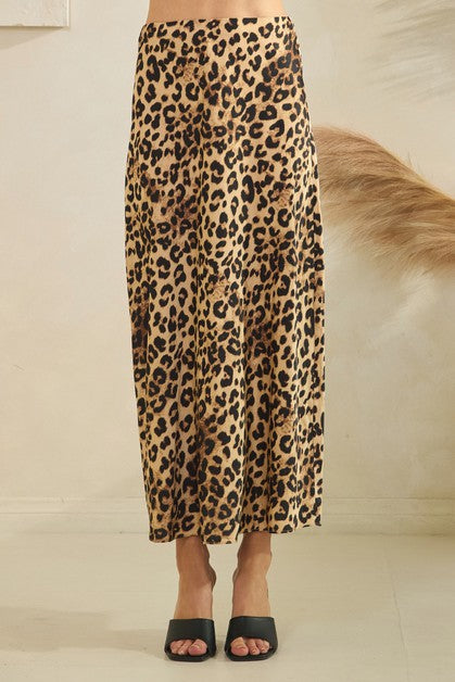 Tres Bien Women’s Leopard satin skirt 10134