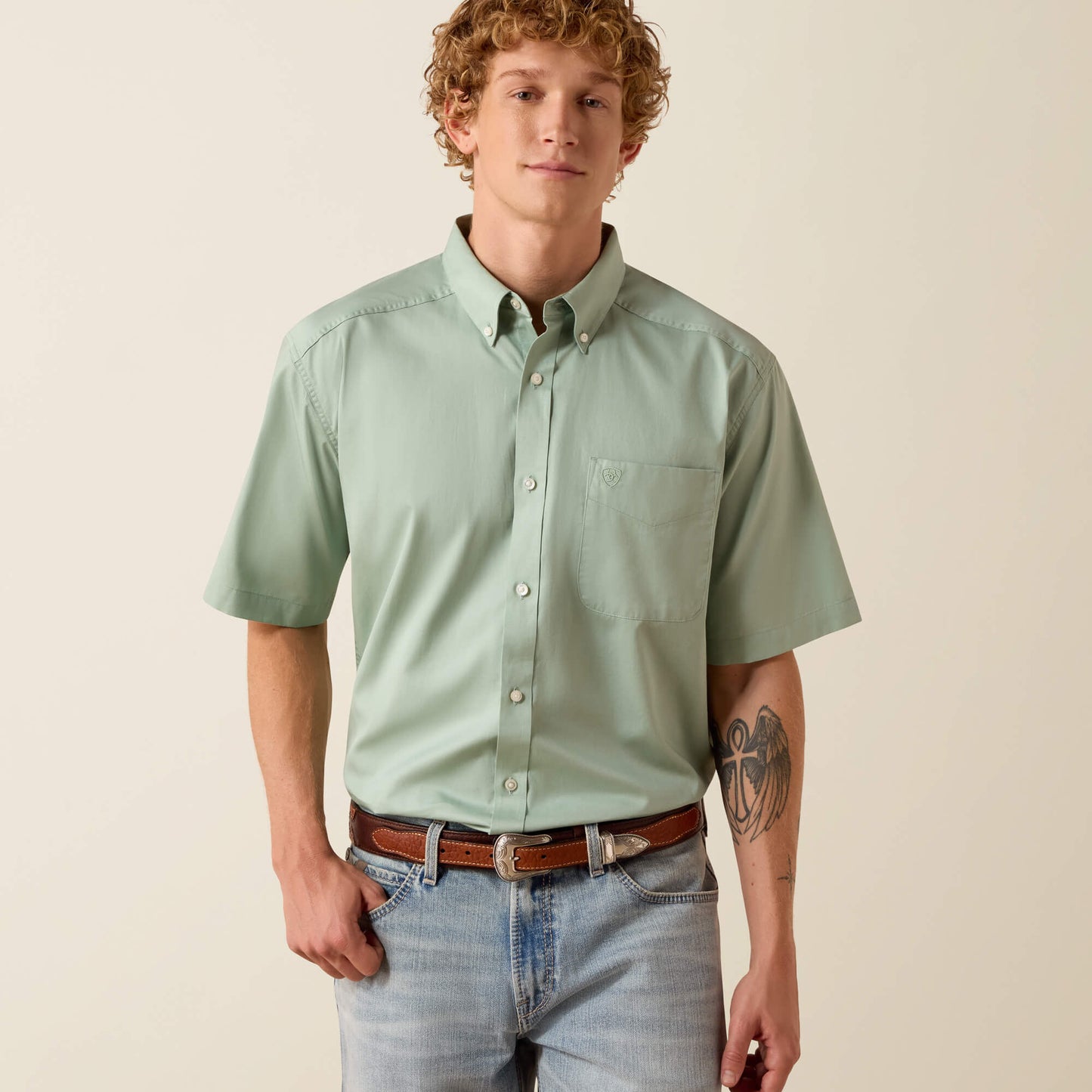 Ariat Men’s Lightweight Twill Classic Fit SS Shirt 10073617