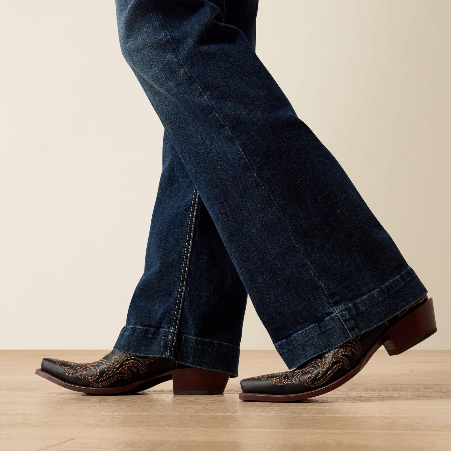 Ariat Women’s Trouser Perfect Rise Aisha Wide Leg Jean 10040806