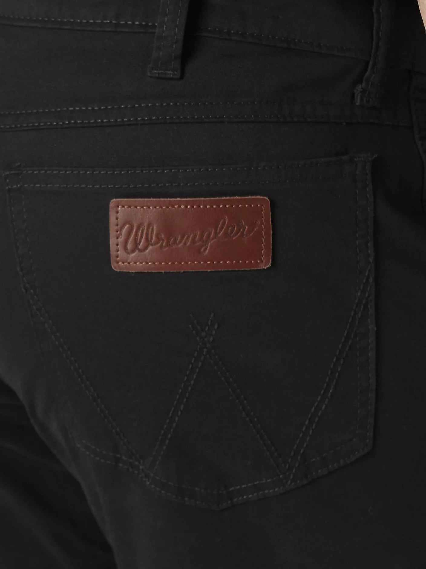 Wrangler Men’s Retro Slim Fit Straight Leg 1088MWZBK