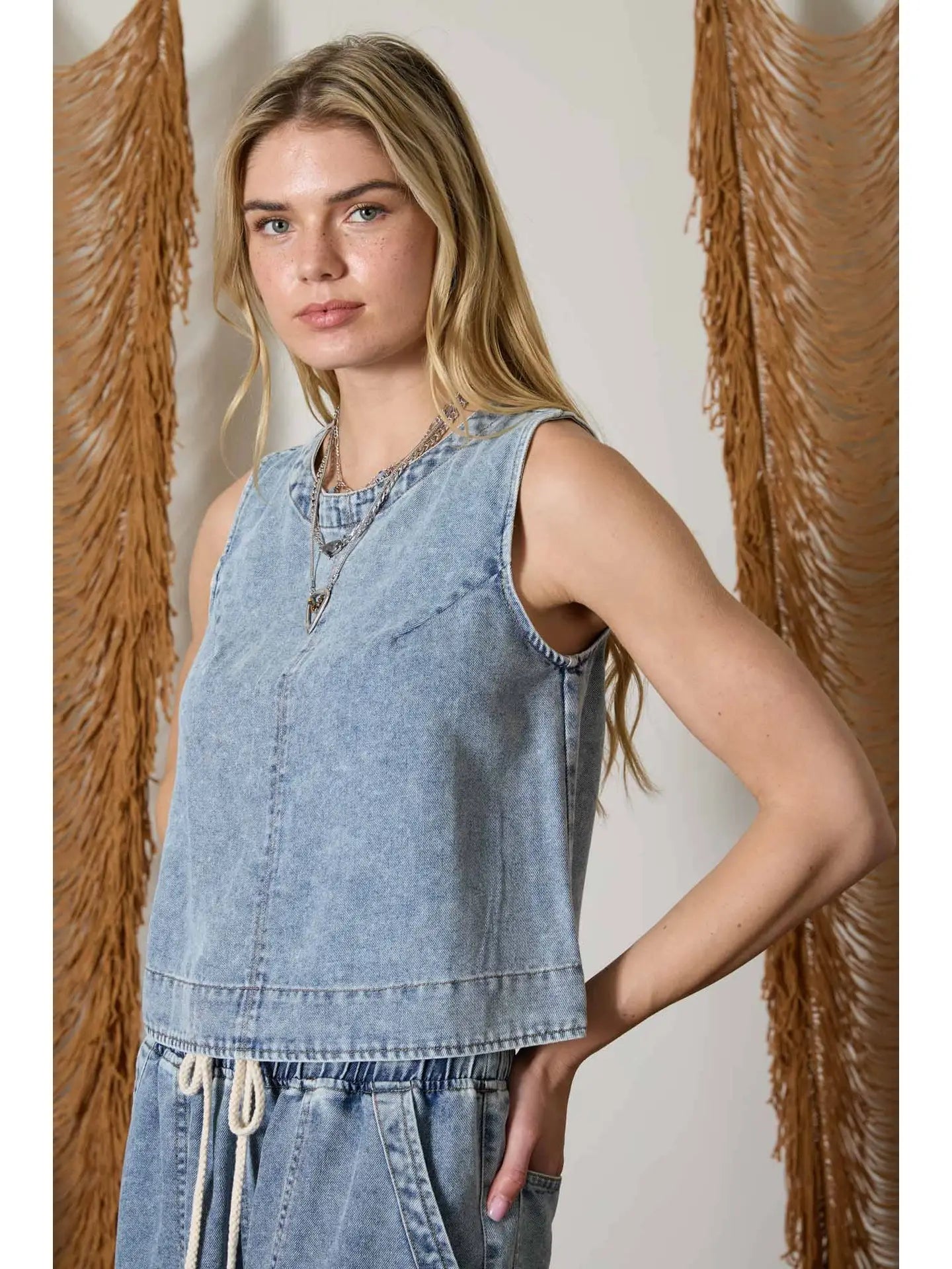 J.O.A Women’s Washed Denim Back Button Sleeveless Top J6SX1023-T